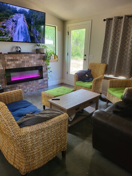 More Photos Of 213 Lake dr, Medicine Park Convenience Store For Sale