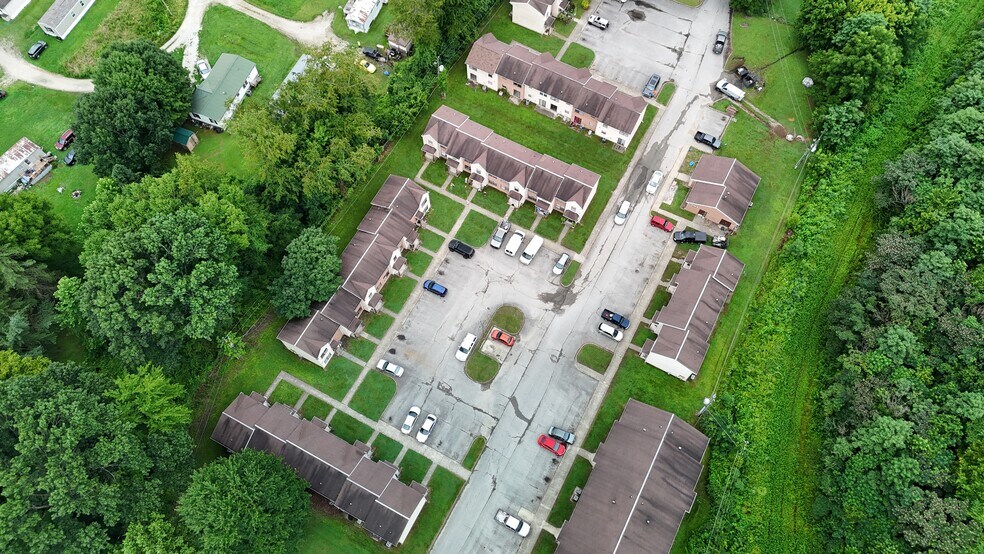 More Photos Of 77 Quail Holw, Inez Apartments For Sale