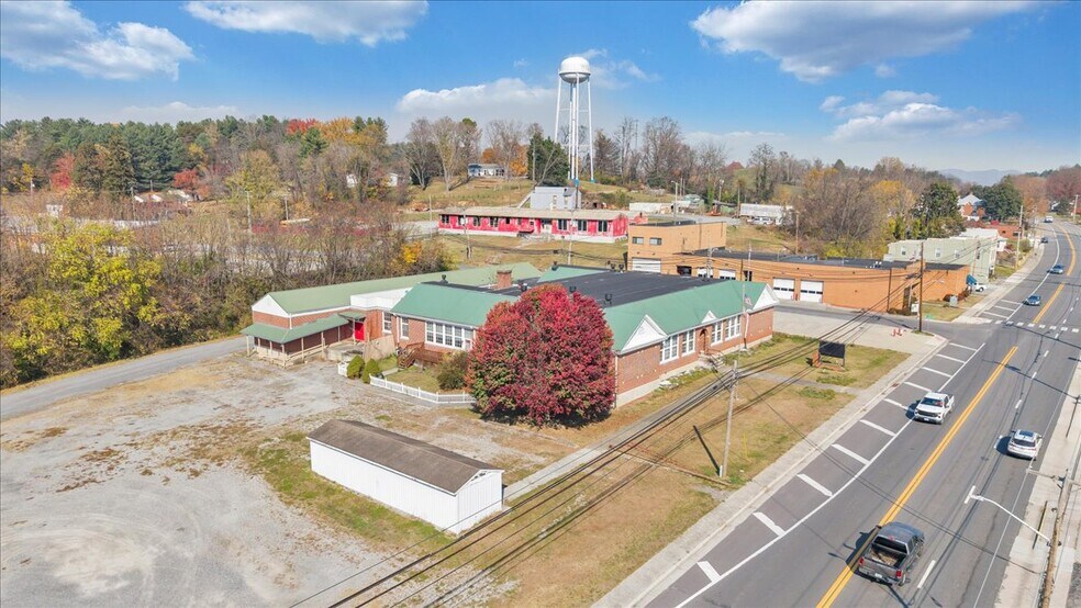 More Photos Of 5383 Lee Hwy, Troutville Freestanding For Sale