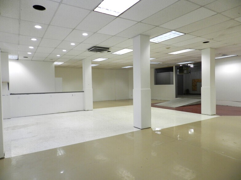 More Photos Of 202 E Main St, Montrose Storefront Retail Office For Lease