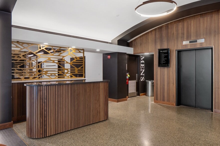 More Photos Of 1100 Market St, Chattanooga Office For Lease
