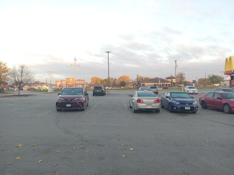 More Photos Of 1126-1144 Vaughn Rd, Wood River Unknown For Lease