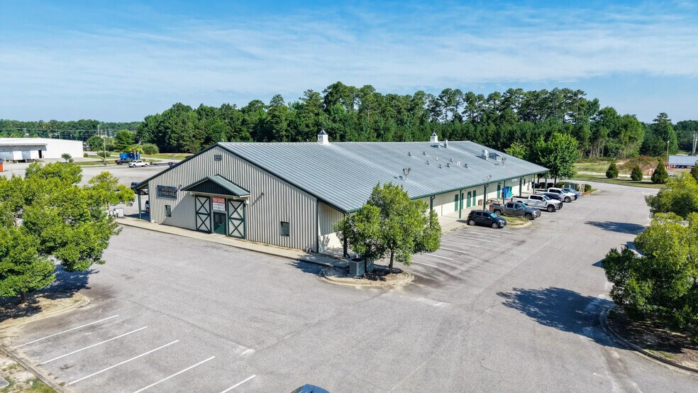 More Photos Of 322 Little Brooke Ln, West Columbia General Retail For Lease