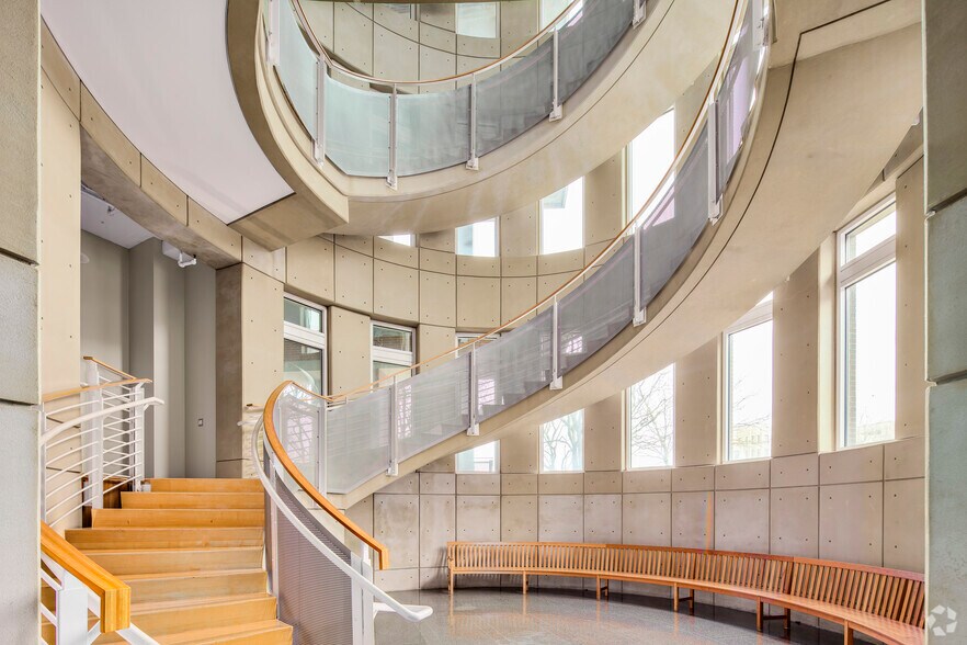 More Photos Of 2000 Duke St, Alexandria Office For Sale