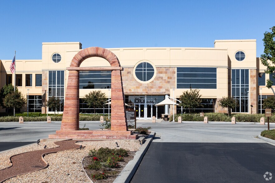 More Photos Of 915 W Imperial Hwy, Brea Unknown For Lease