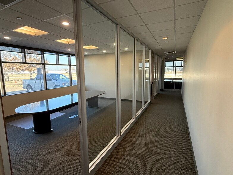 More Photos Of 15900 Dooley Rd, Addison Office For Lease