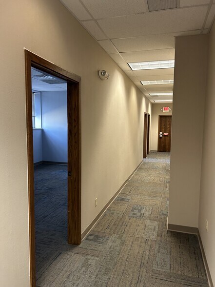 More Photos Of 219 E Washington Ave, Oshkosh Office For Sale