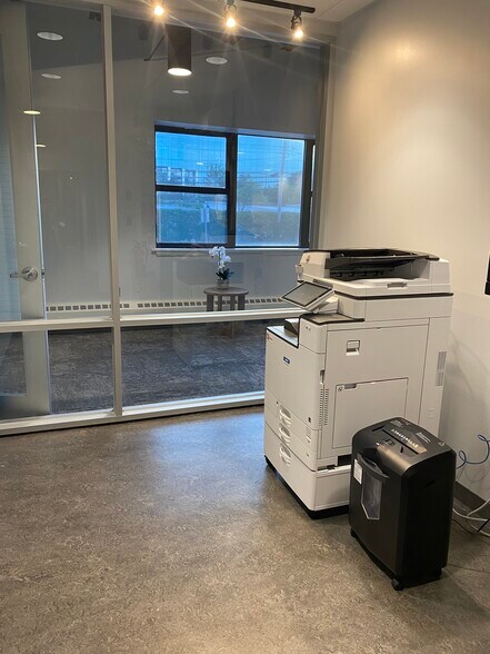 More Photos Of 1965 Greenspring Dr, Lutherville Timonium Medical For Lease