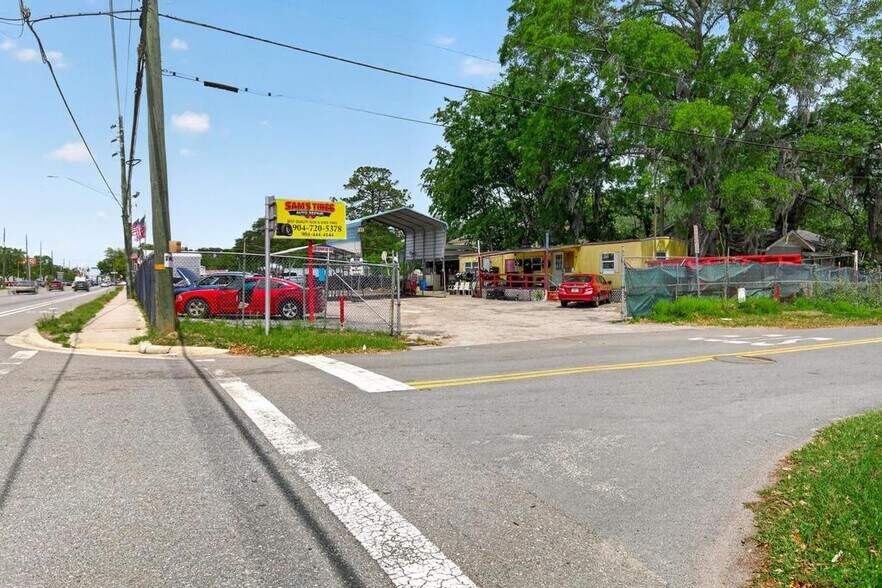 More Photos Of 1133 Cassat Ave, Jacksonville Auto Dealership For Sale