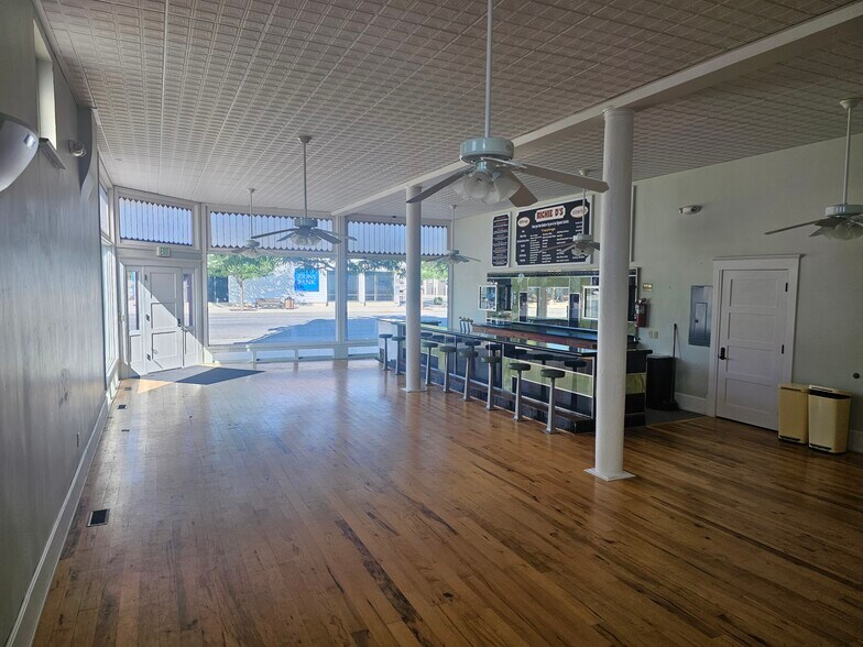 More Photos Of 2 S Main St, Coalville Loft Creative Space For Lease
