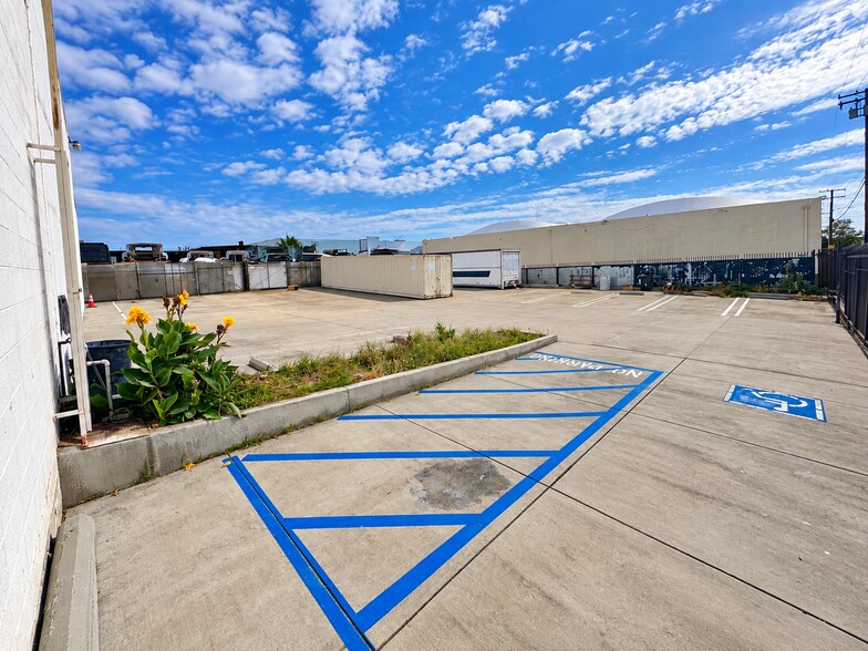 More Photos Of 7805 Paramount Blvd, Pico Rivera Distribution For Lease