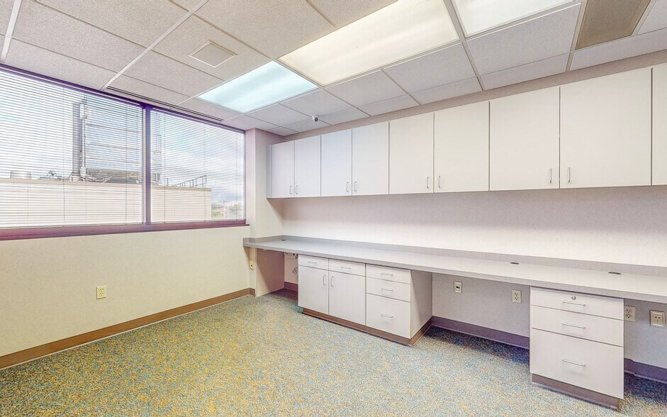 More Photos Of 4000 Johnson Rd, Steubenville Healthcare For Sale