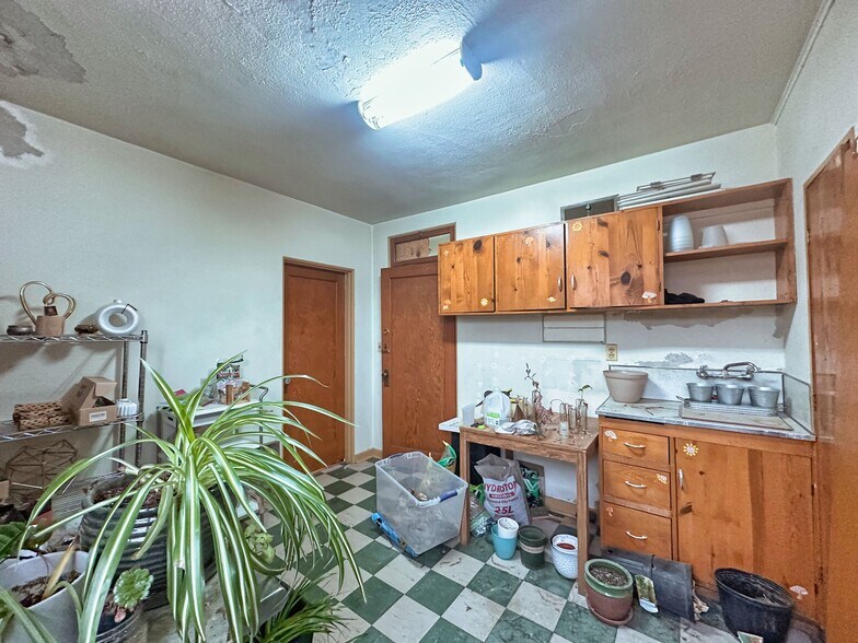 More Photos Of 111 2nd S Ave, Okanogan Storefront Retail Office For Sale