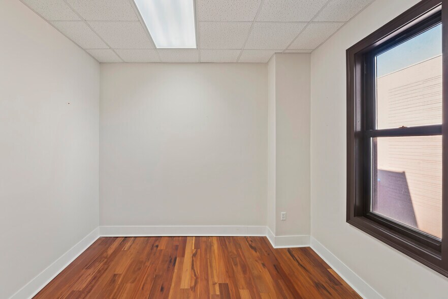 More Photos Of 216 Crown St, New Haven Office For Sale