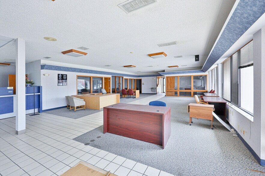 More Photos Of 320 W Cocoa Beach Cswy, Cocoa Beach Storefront Retail Office For Sale