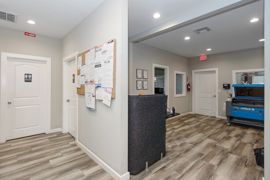 More Photos Of 7322 Almeda Genoa Rd, Houston Warehouse For Lease