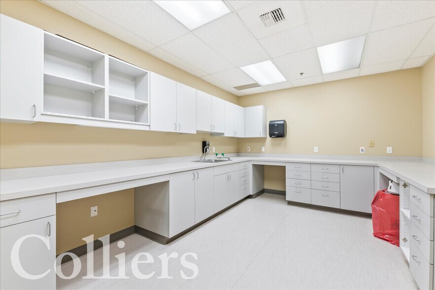 More Photos Of 745 S Progress Ave, Meridian Medical For Sale