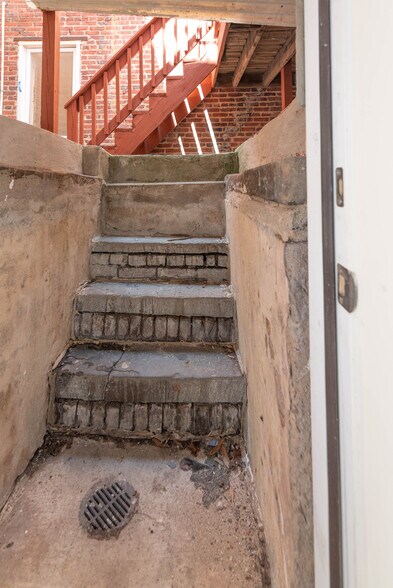 More Photos Of 2100-2102 Maryland Ave, Baltimore Apartments For Sale