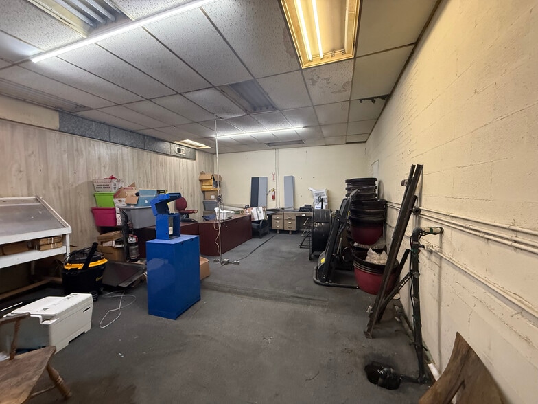 More Photos Of 214 N Railroad St, Mexia Office For Sale