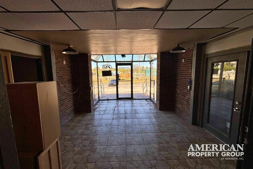 More Photos Of 14000 Tamiami Trl, North Port Hotel For Sale