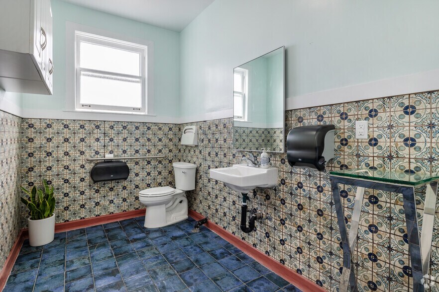 More Photos Of 4109-4117 W Pico Blvd, Los Angeles Office For Sale