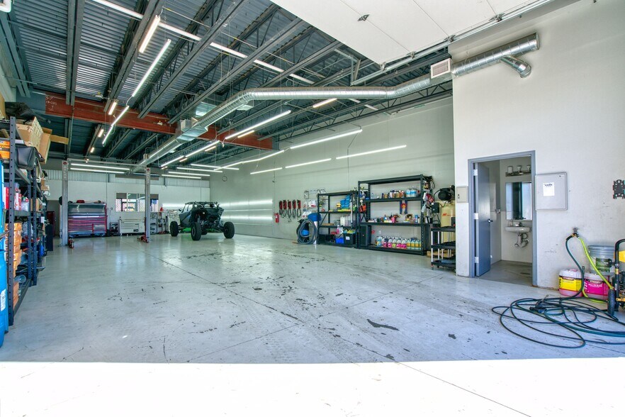 More Photos Of 3600 Stagecoach Rd, Longmont Industrial For Lease