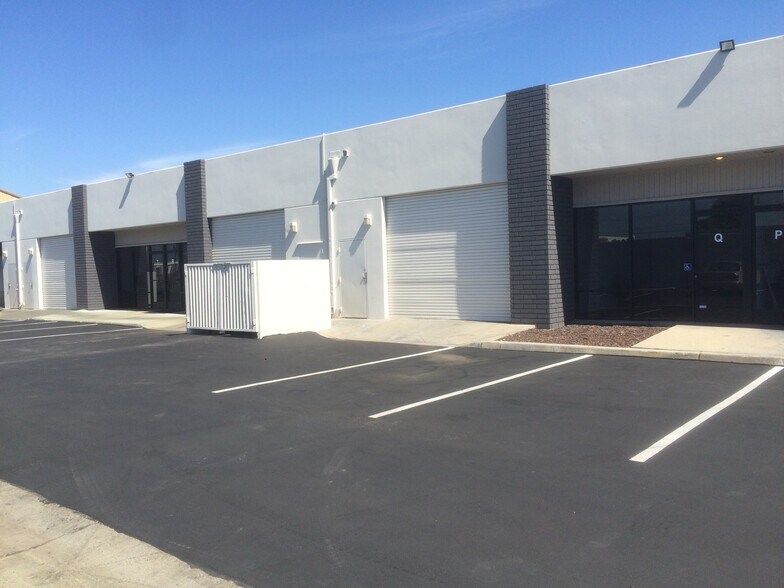 More Photos Of 2985 Miraloma Ave, Anaheim Warehouse For Lease
