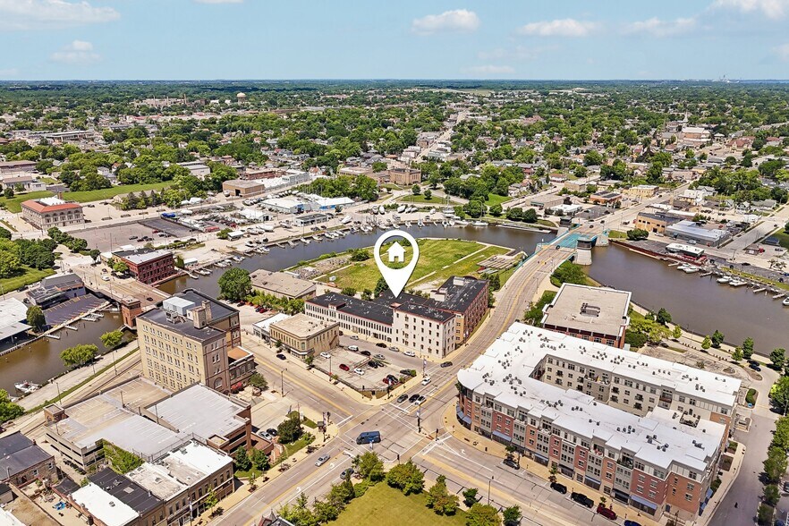 More Photos Of 134 Main St, Racine Apartments For Sale