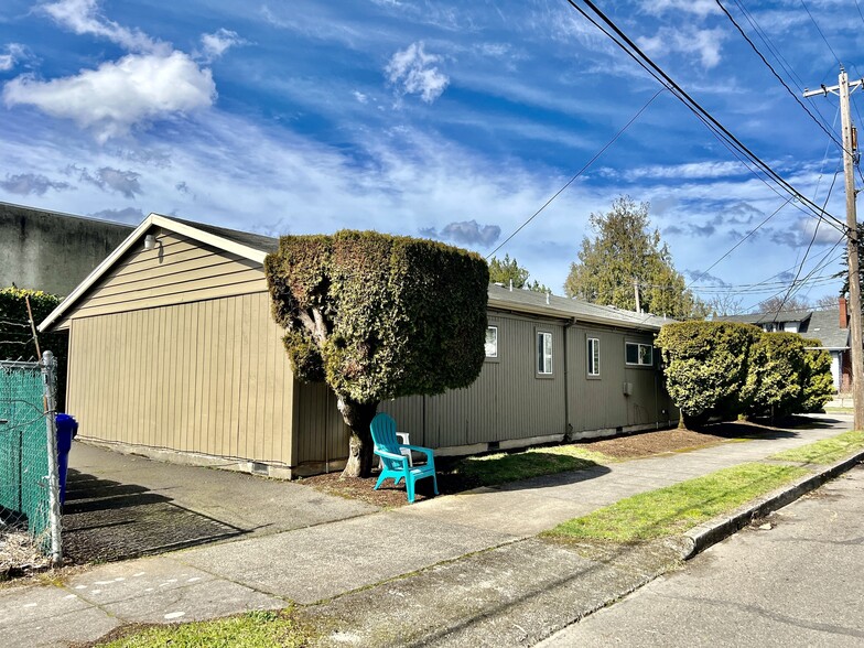 More Photos Of 5730 SE Center St, Portland Multifamily For Sale