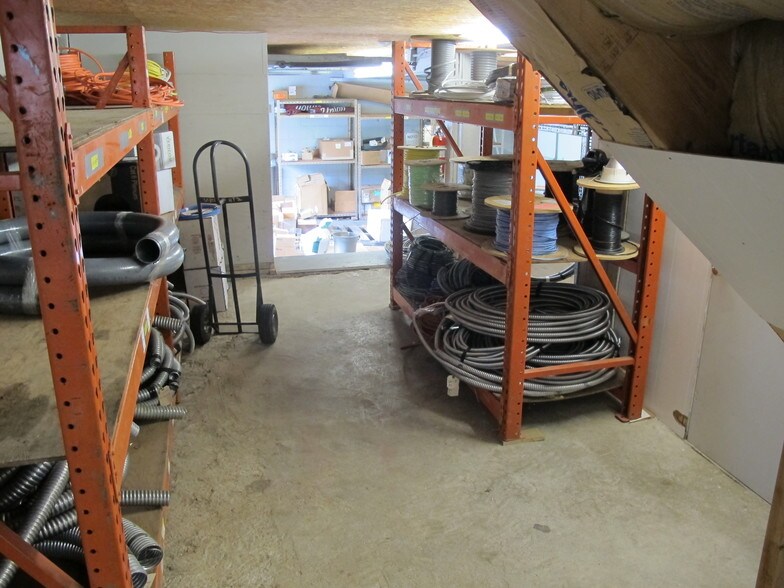 More Photos Of 4056 Marietta Ave, Mount Joy Light Distribution For Lease