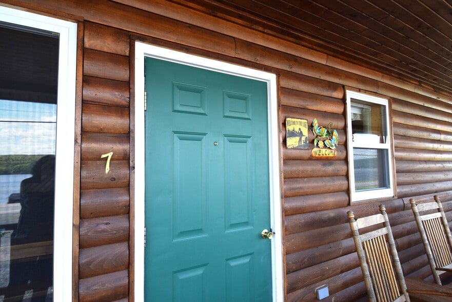 More Photos Of 109 Sinclair Rd, Sinclair Sports And Entertainment For Sale