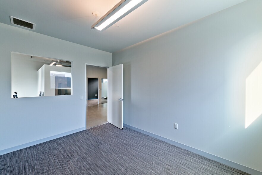 More Photos Of 2256 Barry Ave, Los Angeles Office For Lease