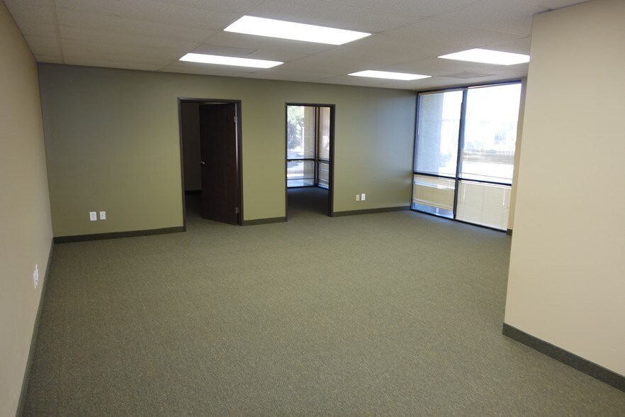 More Photos Of 8607 N 59th Ave, Glendale Office For Lease