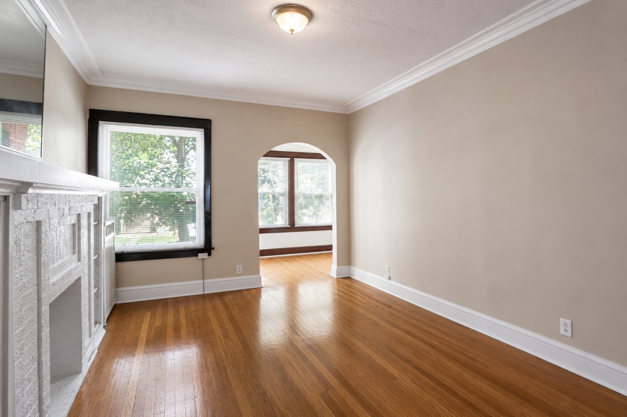 More Photos Of 1528 E 74th Pl, Chicago Apartments For Sale