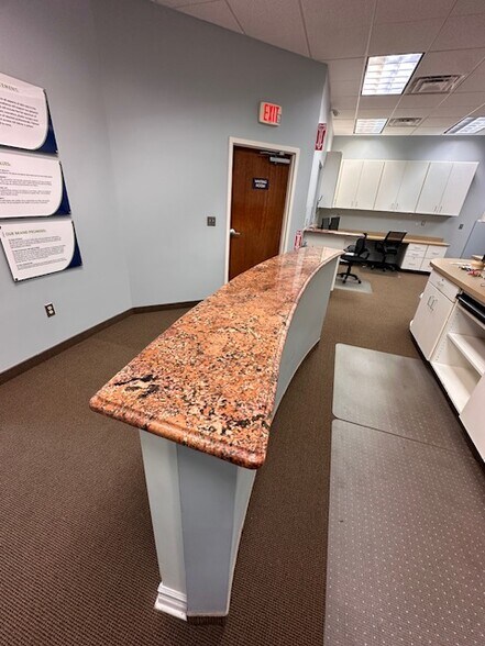 More Photos Of 5084 Villa Linde Pky, Flint Office For Sale