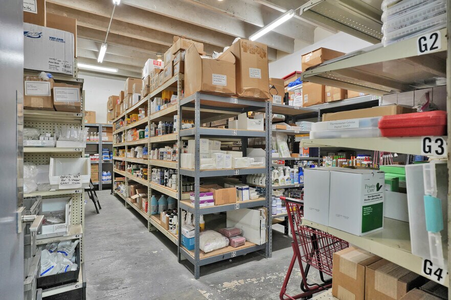 More Photos Of 8111-8119 NW 33rd St, Miami Warehouse For Sale