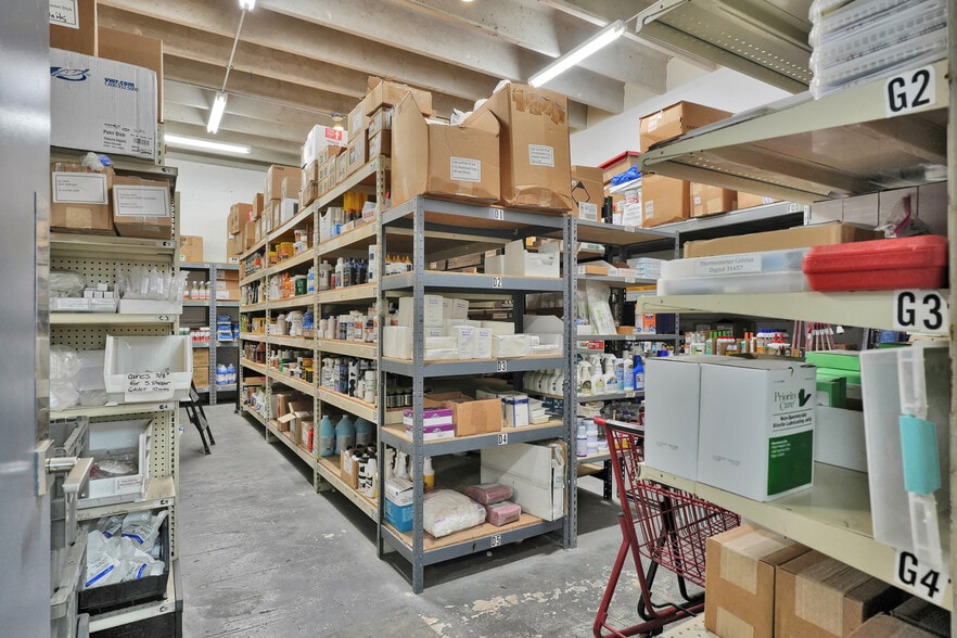 More Photos Of 8111-8119 NW 33rd St, Miami Warehouse For Sale