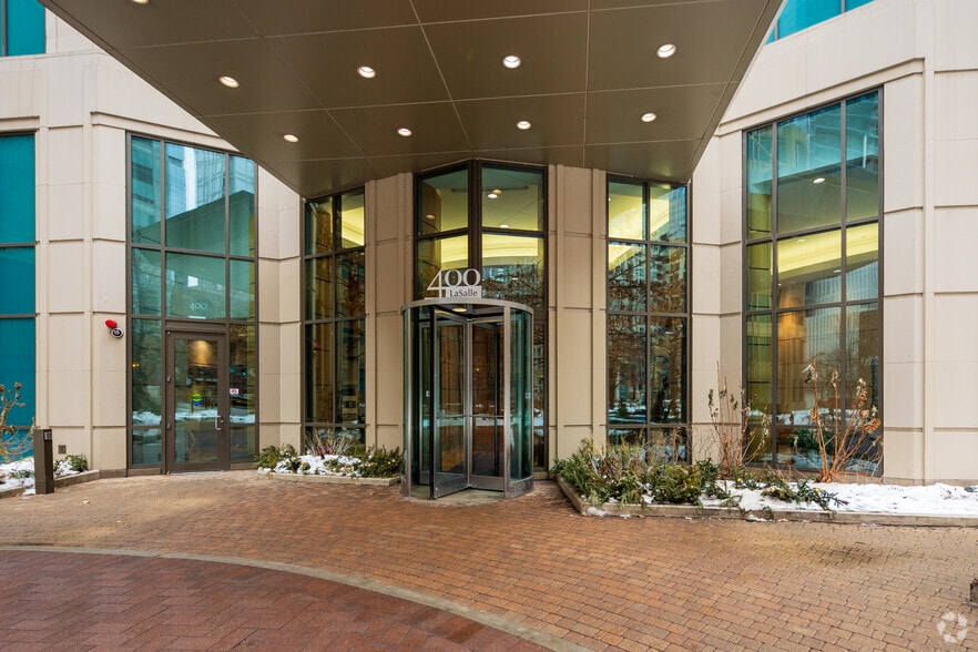 More Photos Of 400 N LaSalle St, Chicago Apartments For Lease