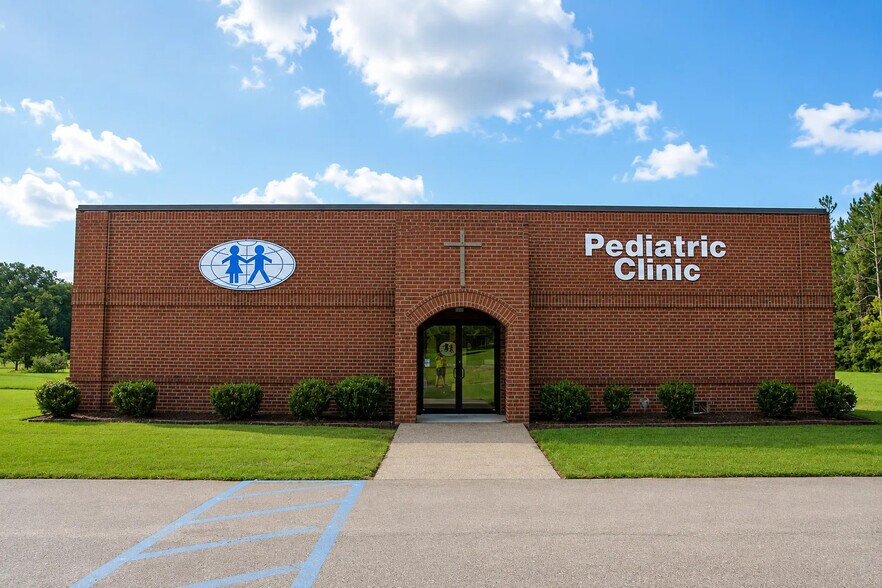 More Photos Of 3016 Highway 80, Morton Medical For Sale
