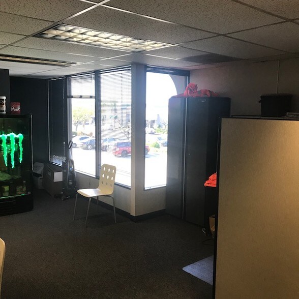 More Photos Of 3700 N Industry Ave, Lakewood Research And Development For Lease