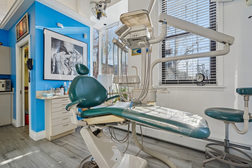 More Photos Of 273 Monmouth St, Jersey City Medical For Sale