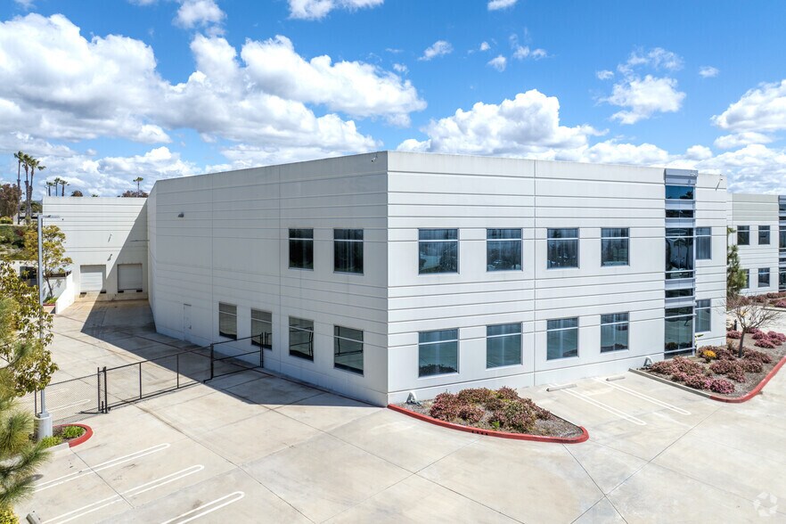 More Photos Of 2633 Progress St, Vista Warehouse For Lease