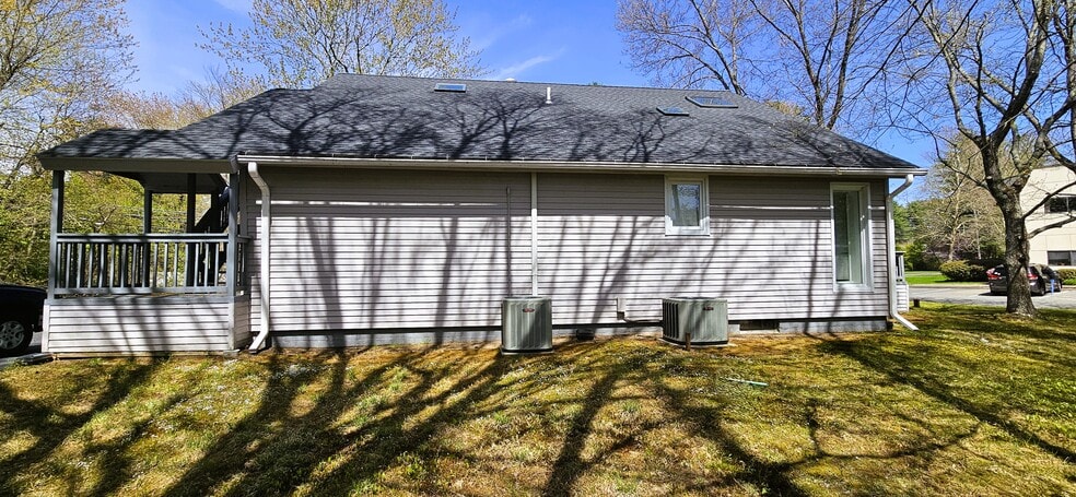 More Photos Of 102 Hopmeadow St, Weatogue Medical For Sale