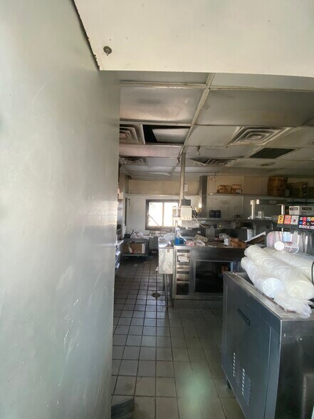 More Photos Of 4200 Barrancas Ave, Pensacola Freestanding For Lease