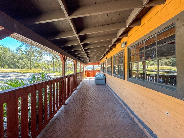 More Photos Of 15525 Shady Hills Rd, Spring Hill Restaurant For Sale