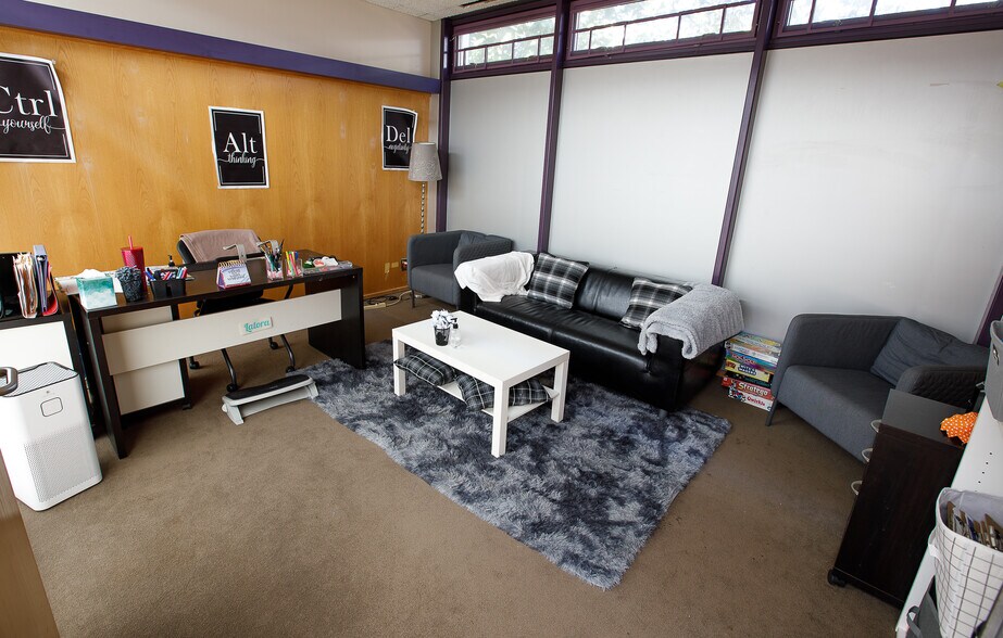 More Photos Of 3516 Covington Hwy, Decatur Office For Sale