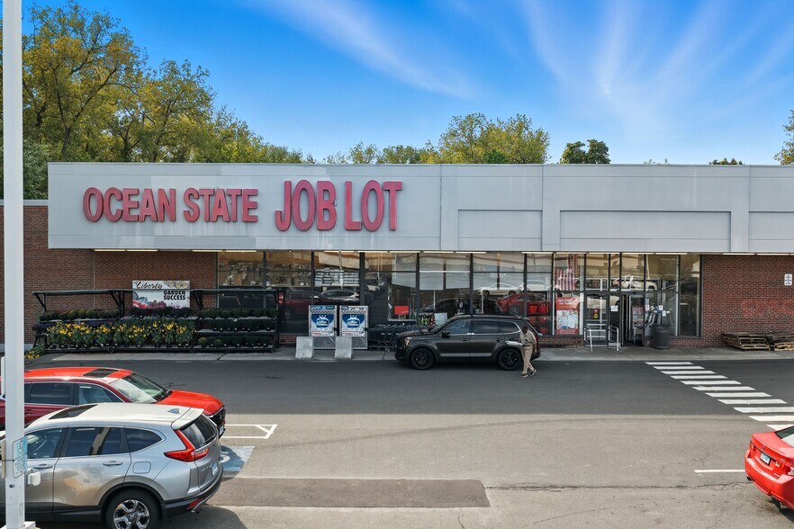 More Photos Of 18-20 Main St, Windsor Locks General Retail For Lease