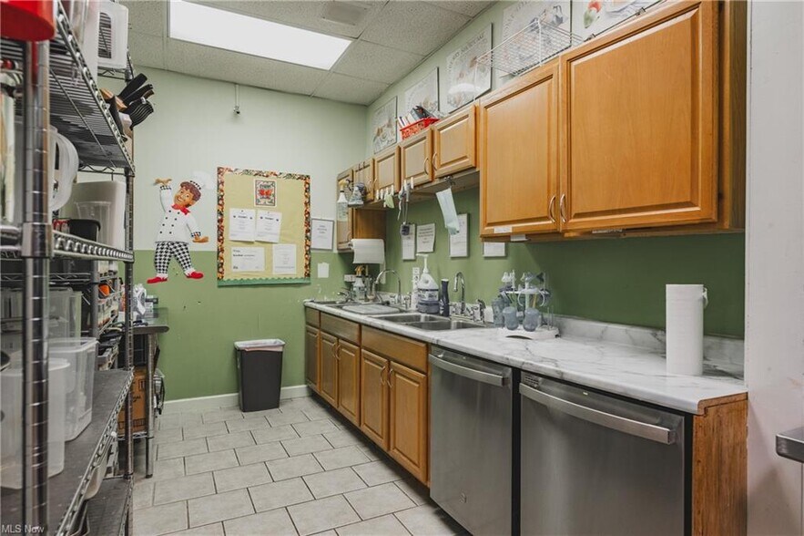 More Photos Of 1800 Grand Central Ave, Vienna Office For Sale