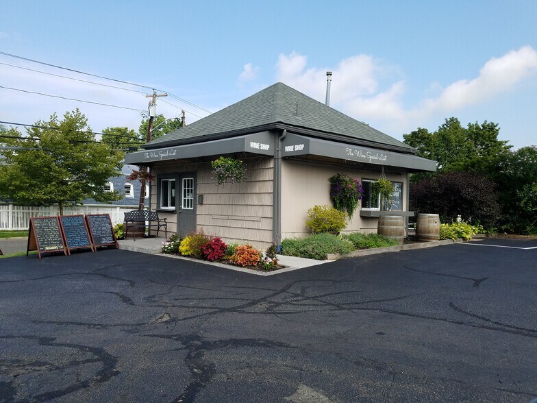Primary Photo Of 16 Split Rock Rd, Syosset Freestanding For Lease