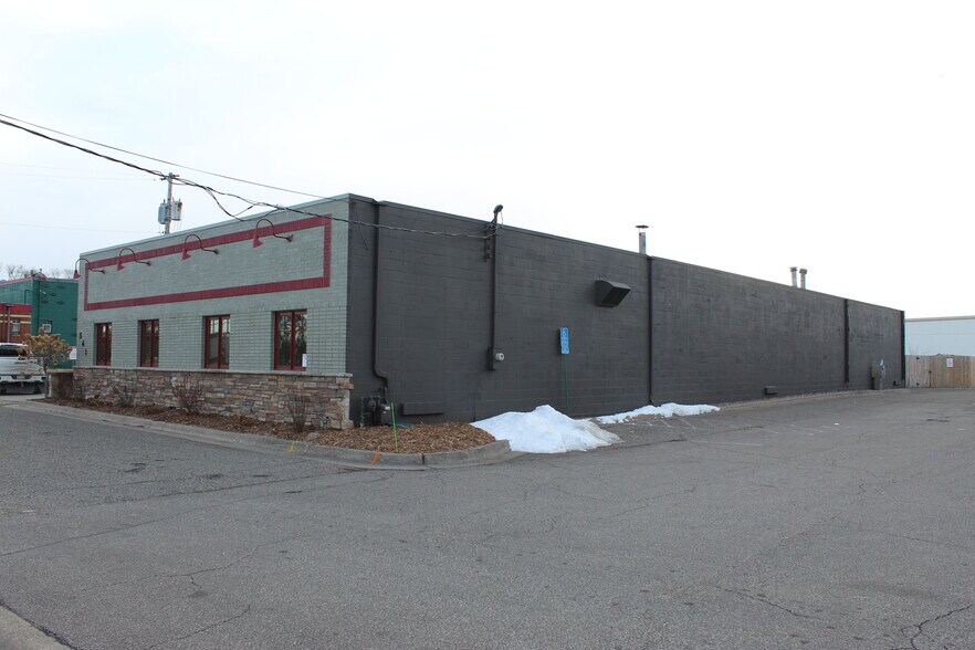 More Photos Of 541 W 90th St, Bloomington Showroom For Sale